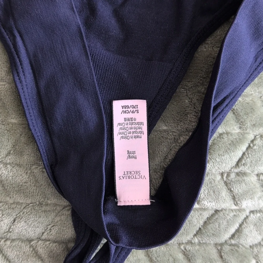 Victoria's Secret Navy Blue Seamless Thong with Logo Waistband - Picture 2 of 3